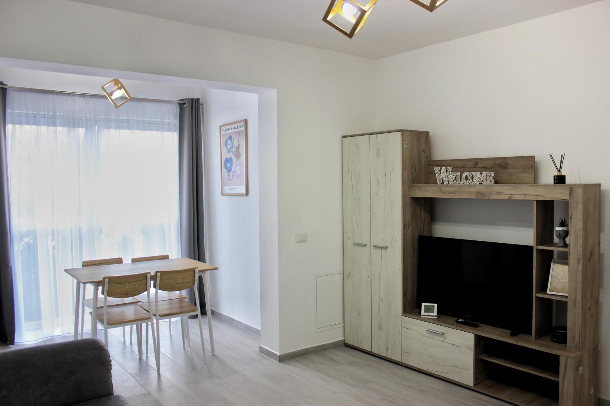 Cozy Apartments In Centre Of Suceava Near Kaufland And University Kültér fotó