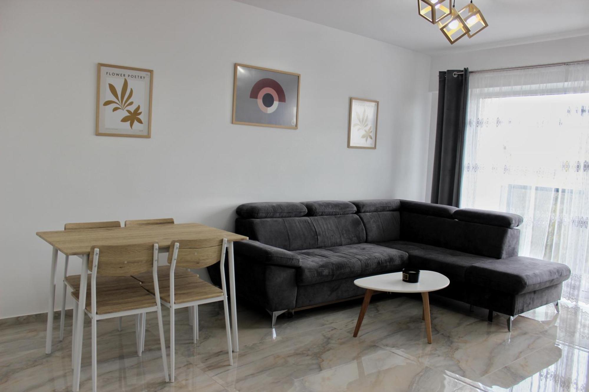 Cozy Apartments In Centre Of Suceava Near Kaufland And University Kültér fotó