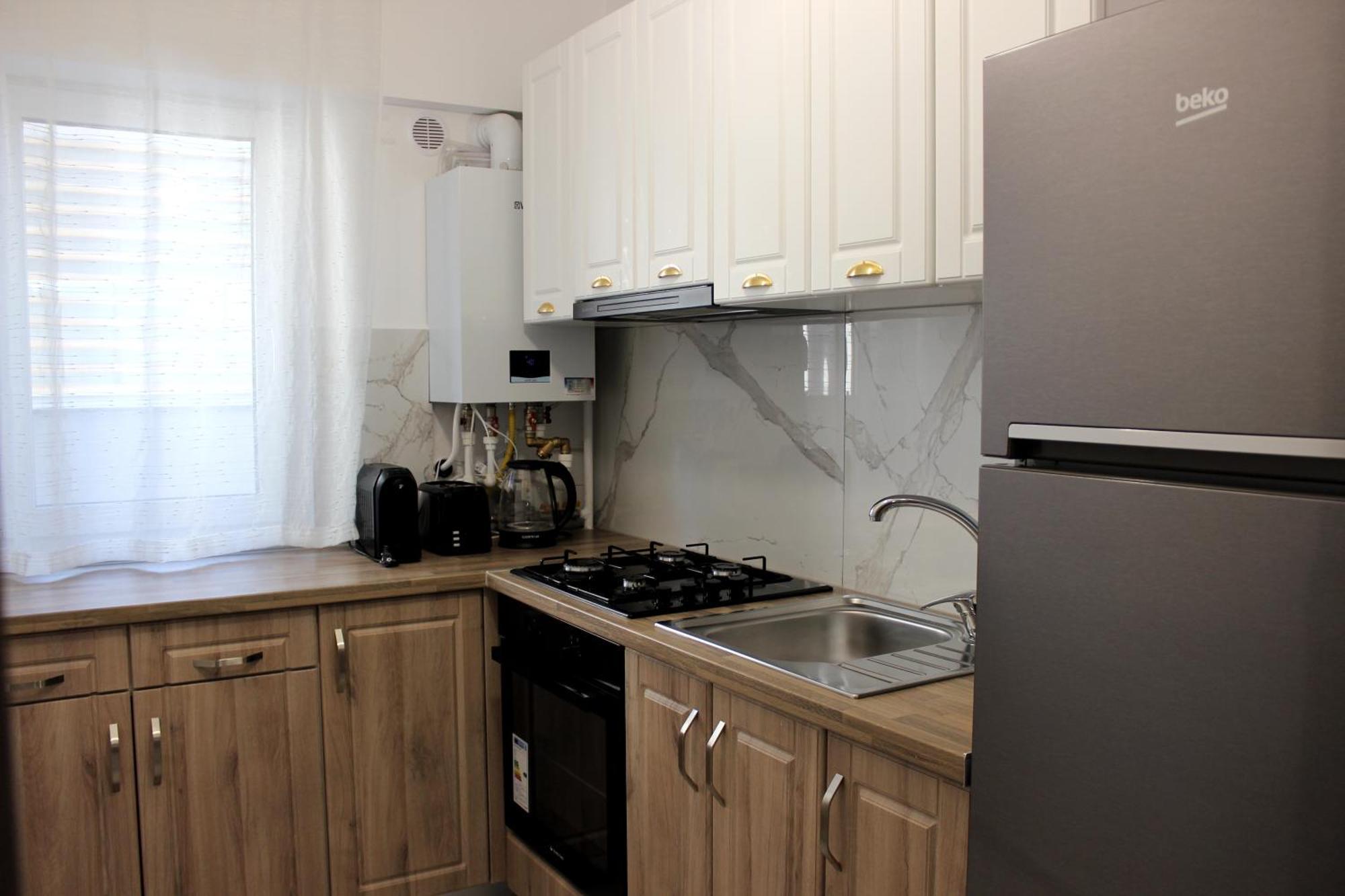 Cozy Apartments In Centre Of Suceava Near Kaufland And University Kültér fotó